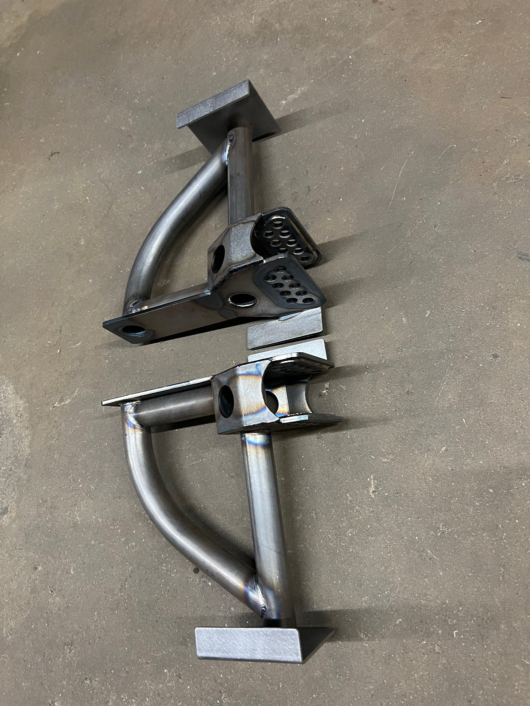 79-04 mustang tubular lower torque boxes